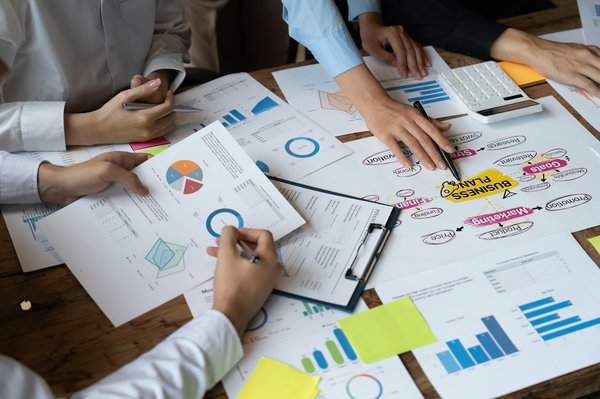 Mastering Fuel Efficiency: Top Driving Techniques for UK Motorways